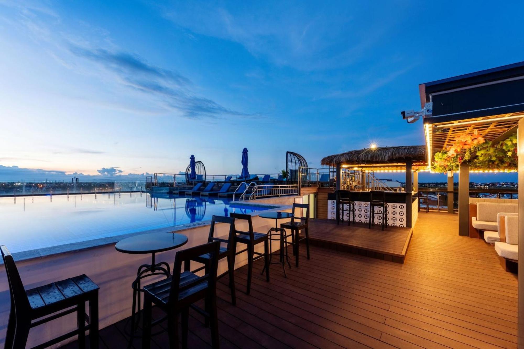 Qualia De Hotel Hoi An - Rooftop Bar City View Екстер'єр фото